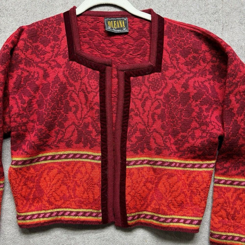 Oleana The Norwegian Story Sweater M Red Wool Traditional Cropped Cardigan